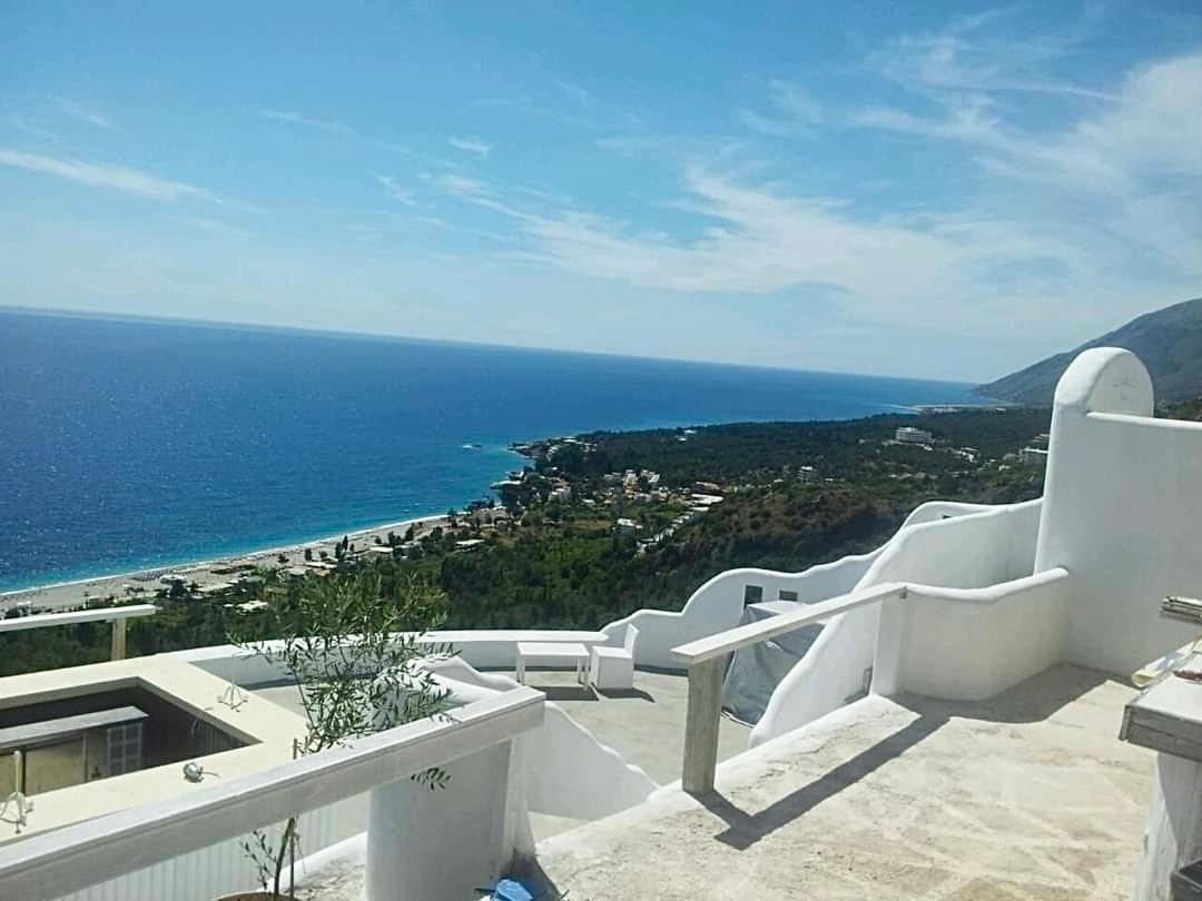 Casablanca Rooms Dhermi Bagian luar foto