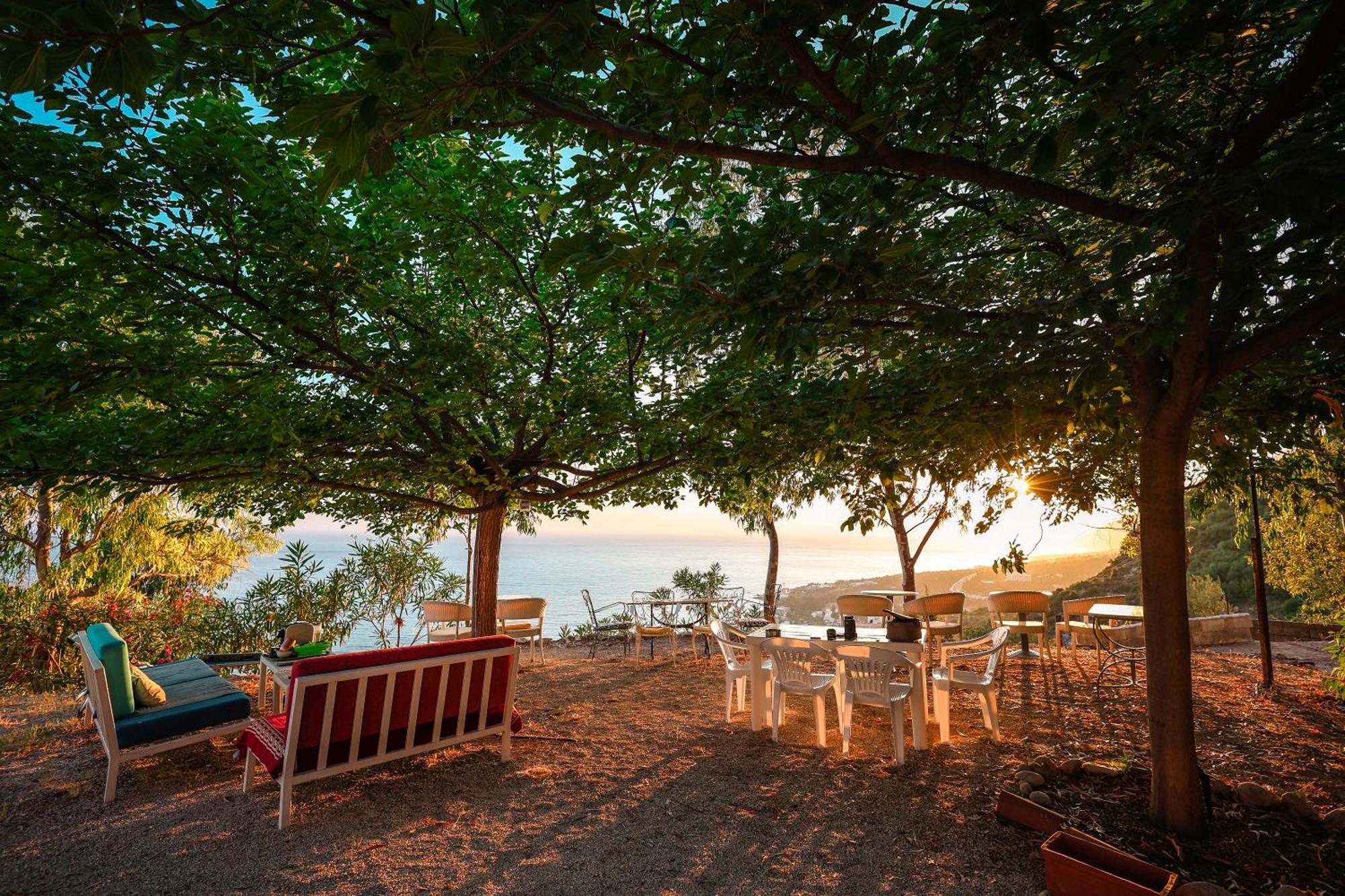 Casablanca Rooms Dhermi Bagian luar foto