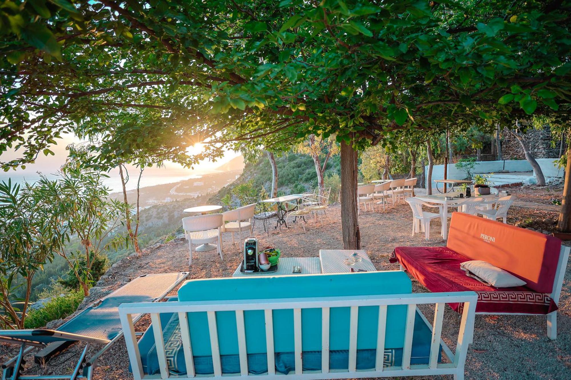 Casablanca Rooms Dhermi Bagian luar foto