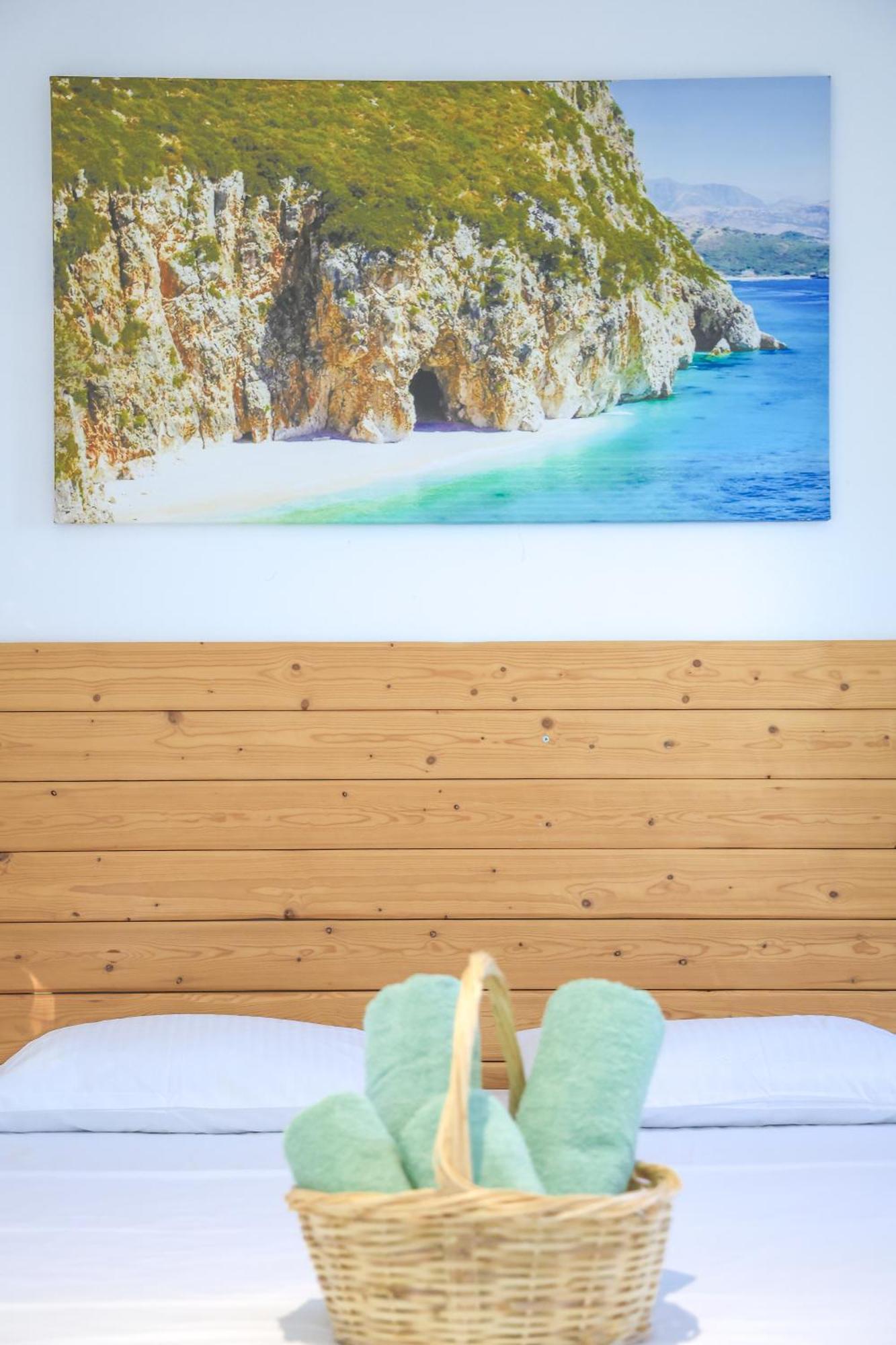 Casablanca Rooms Dhermi Bagian luar foto