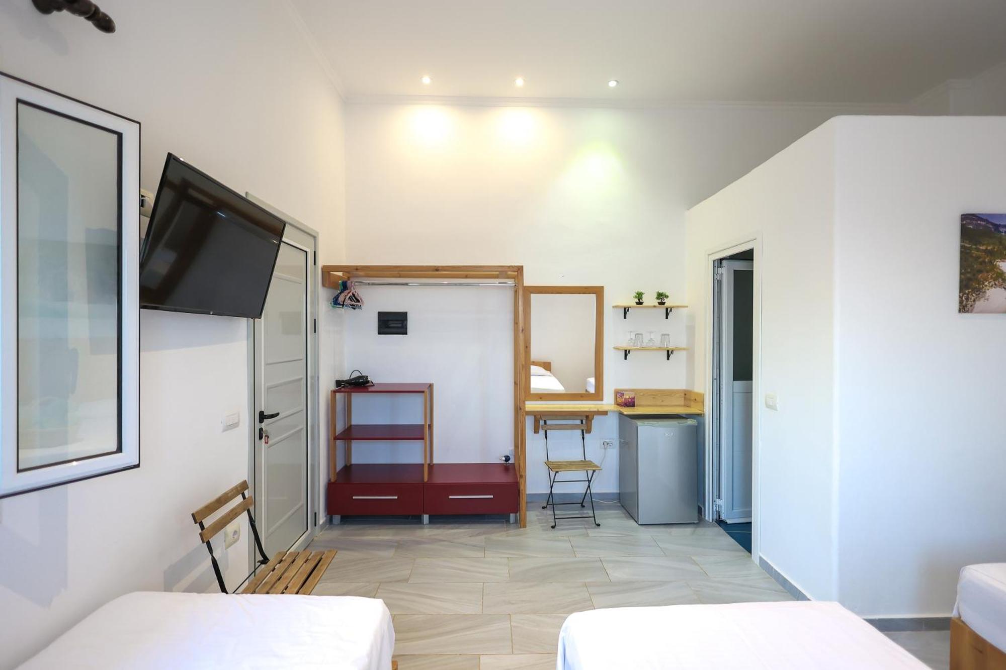 Casablanca Rooms Dhermi Bagian luar foto