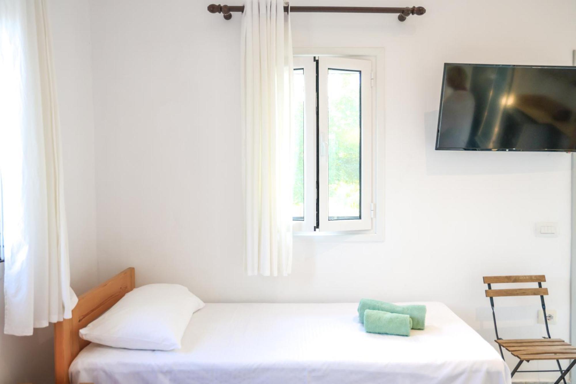 Casablanca Rooms Dhermi Bagian luar foto