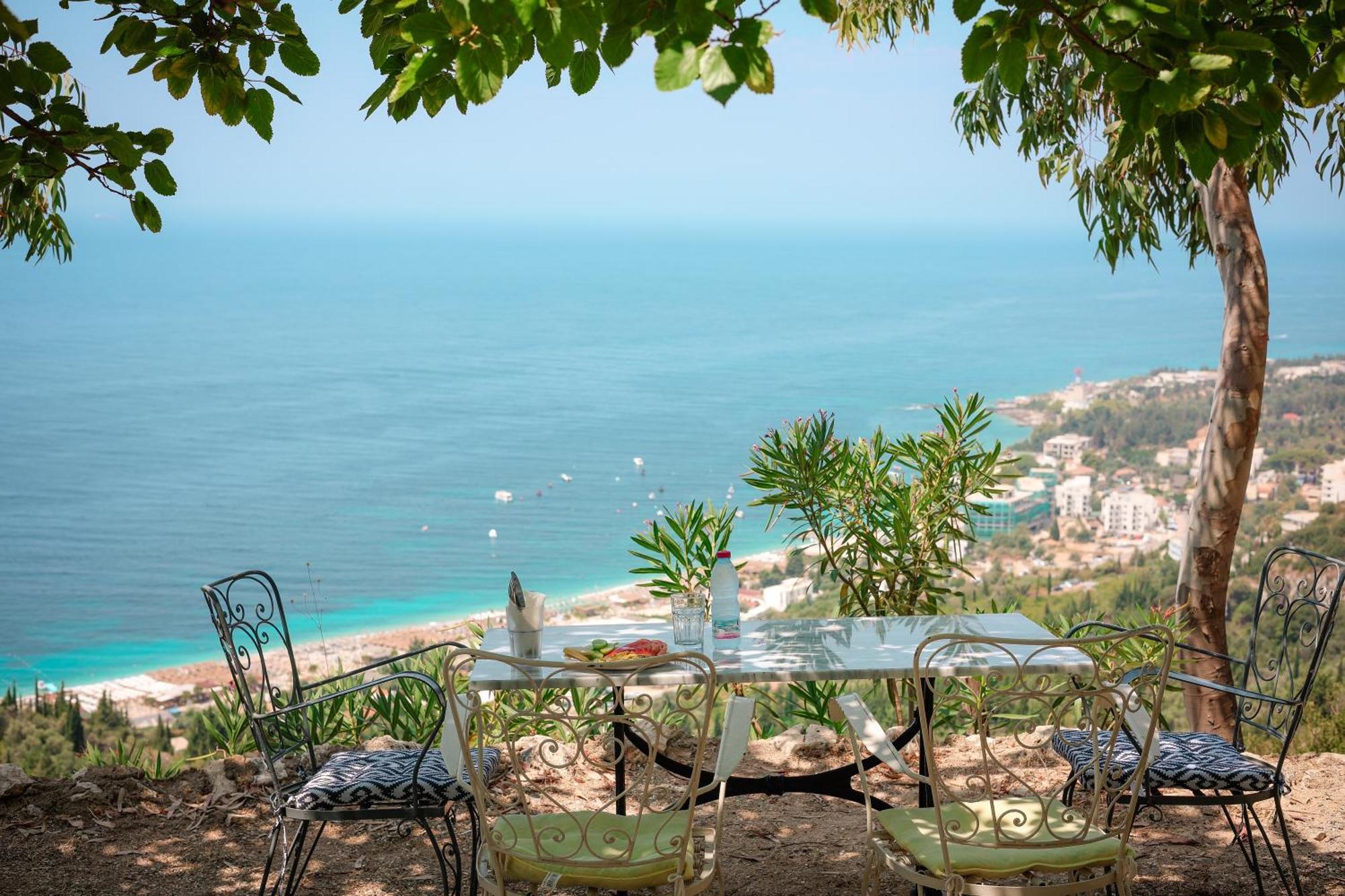 Casablanca Rooms Dhermi Bagian luar foto